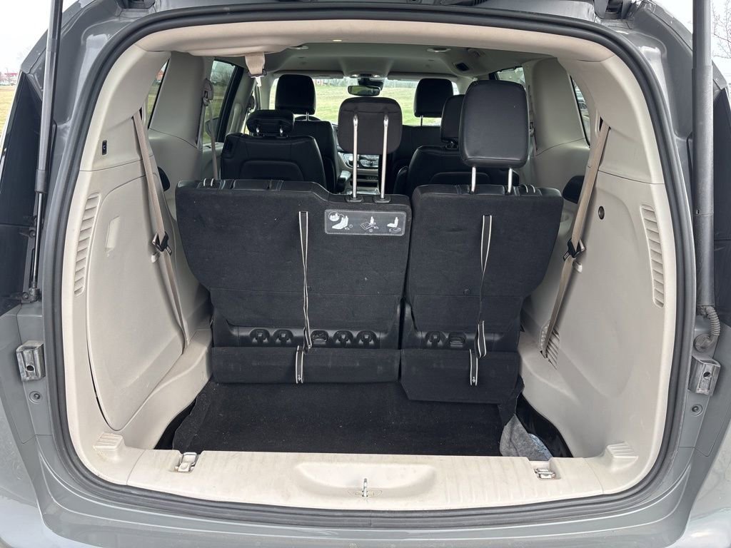 Used 2021 Chrysler Pacifica Touring-L image 8