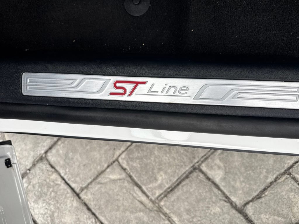 Used 2025 Ford Explorer ST-Line RWD image 23