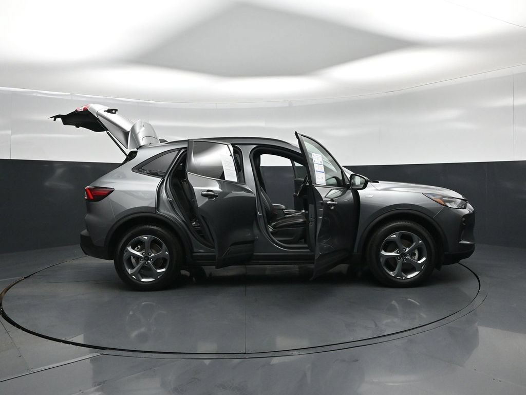 Certified 2025 Ford Escape ST-Line w/ Tech Pack #1 FWD image 4