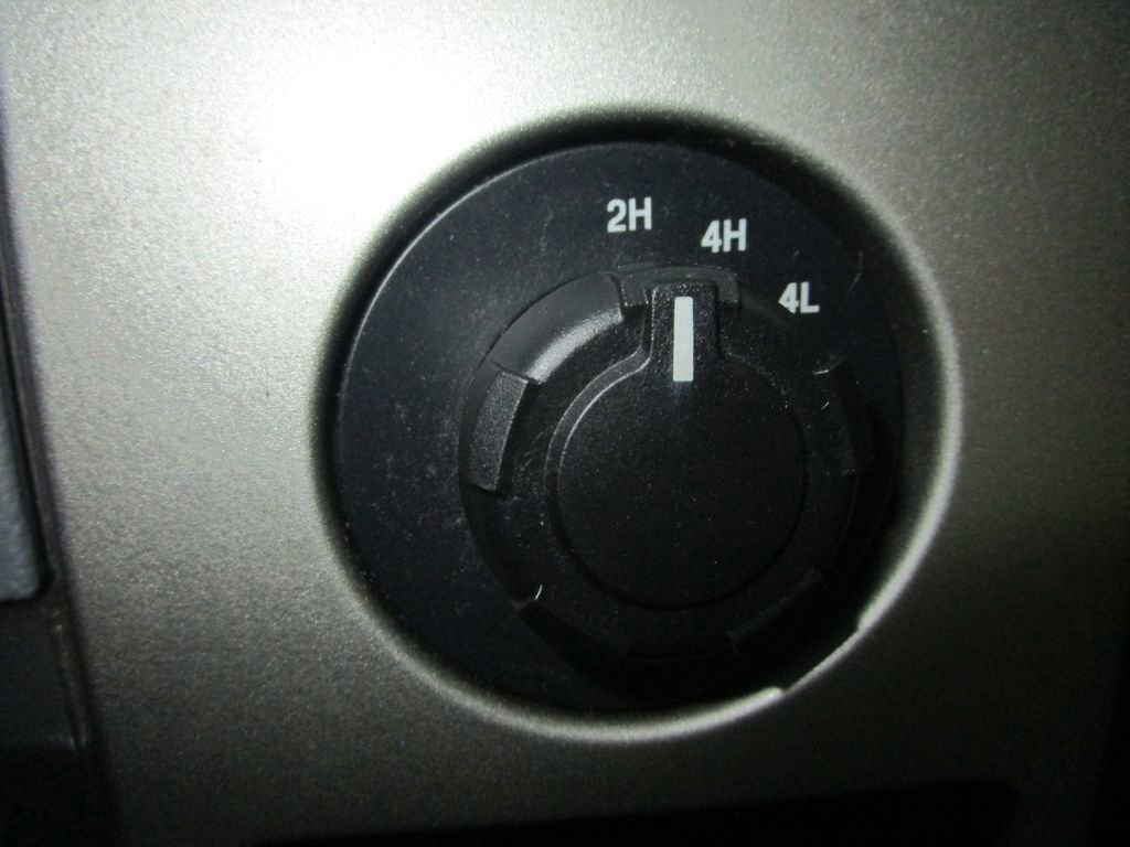 Used 2013 Ford F150 XLT w/ XLT Chrome Pkg image 38