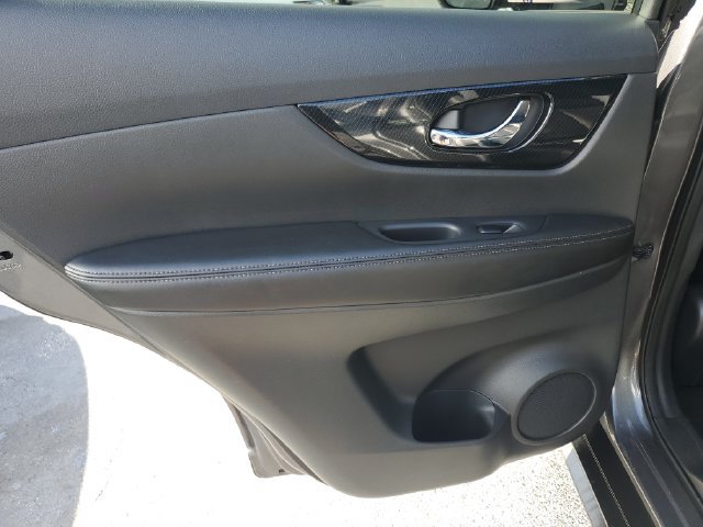 Used 2019 Nissan Rogue SL FWD image 12