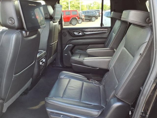 Used 2023 GMC Yukon XL Denali AWD/4WD image 9