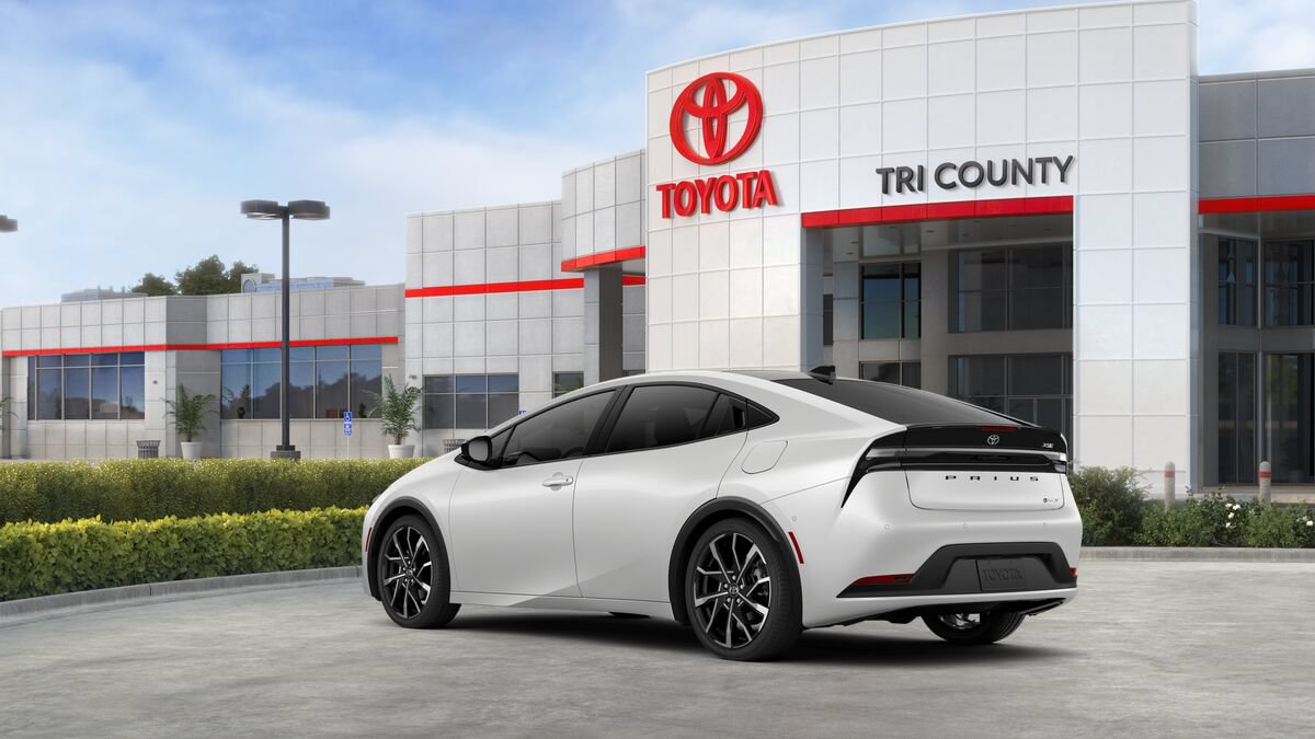 New 2026 Toyota Prius Plug-In Hybrid FWD image 6