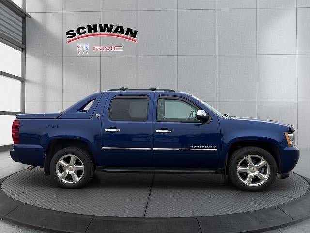 Used 2013 Chevrolet Avalanche LTZ AWD/4WD image 3