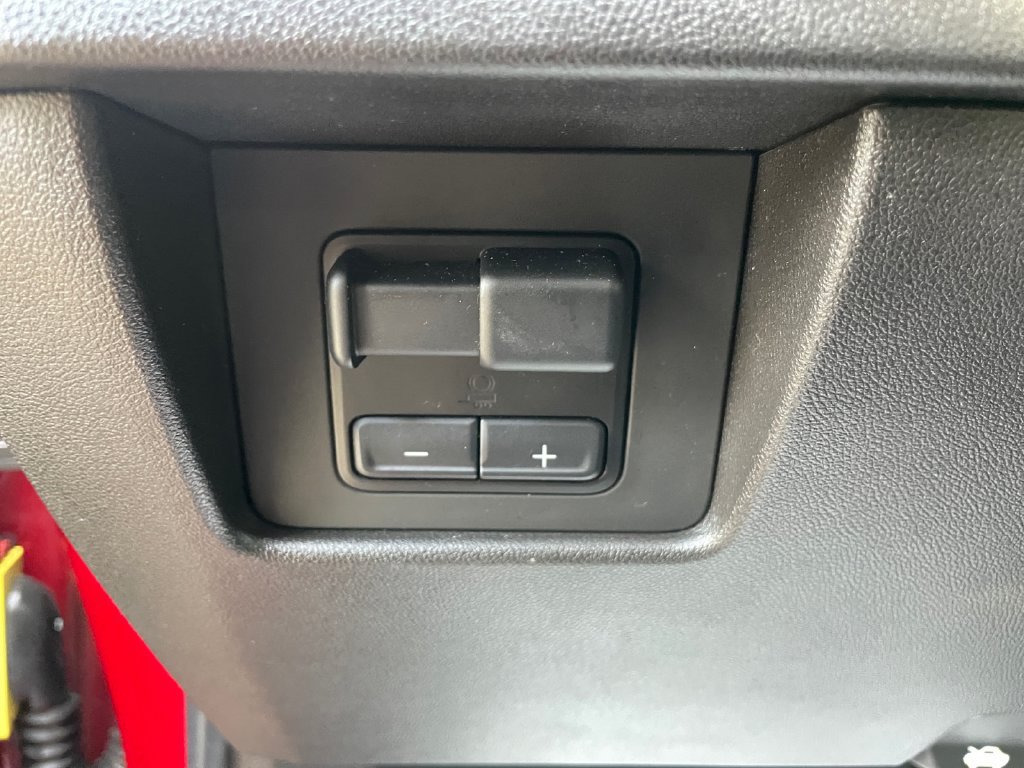 Certified 2023 Chevrolet Colorado ZR2 w/ ZR2 Convenience Package III AWD/4WD image 37