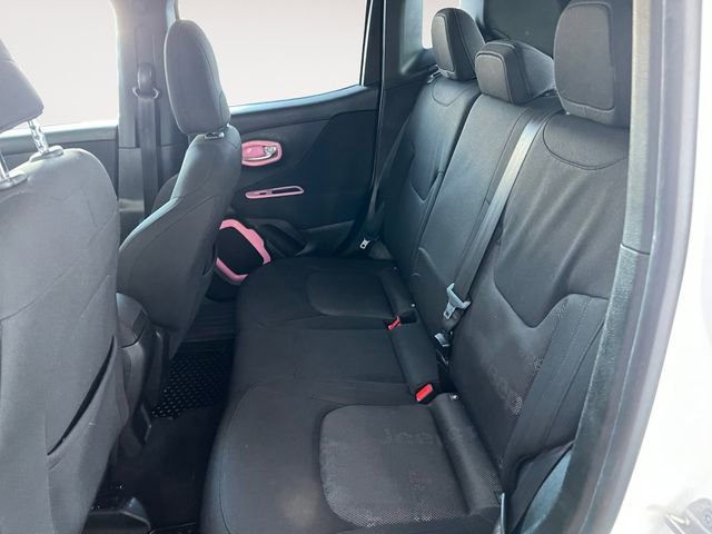 Used 2016 Jeep Renegade Latitude image 11