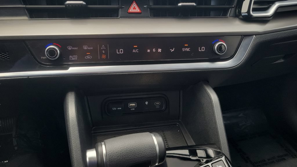 Used 2025 Kia Sportage EX FWD image 23