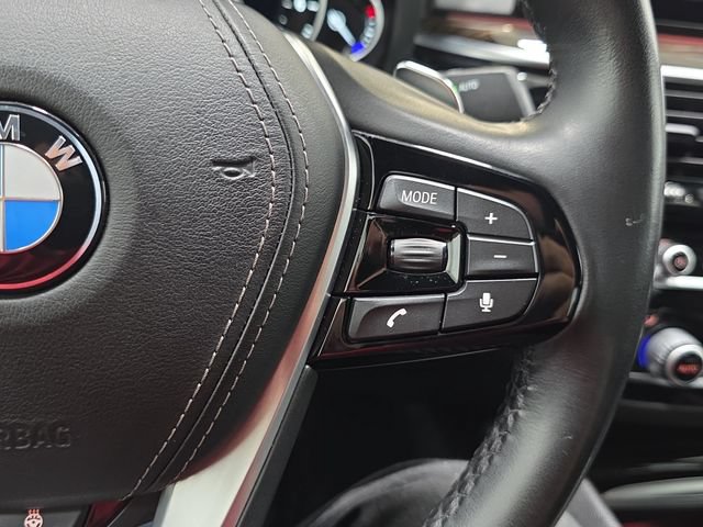 Used 2019 BMW 530i xDrive w/ Convenience Package AWD/4WD image 17