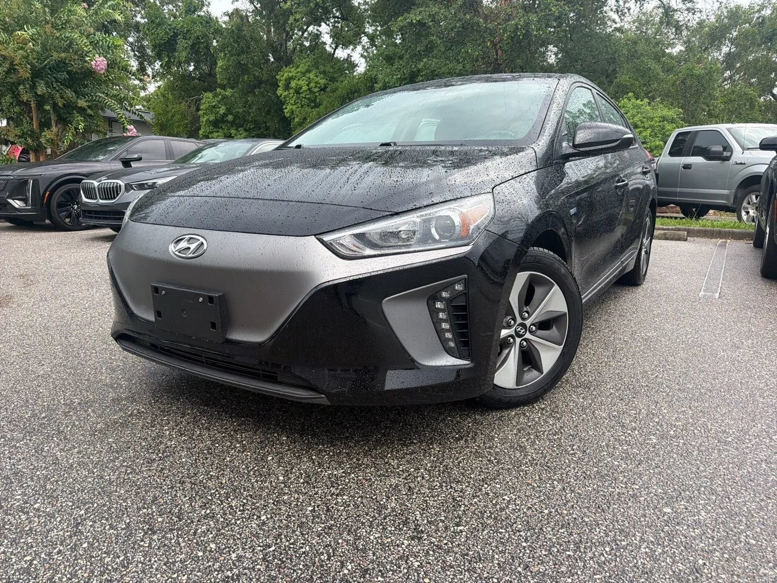 Used 2019 Hyundai Ioniq Electric FWD image 2