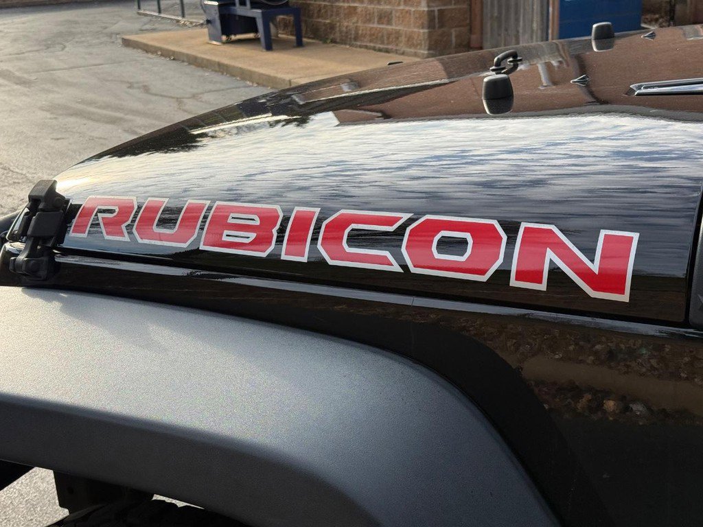 Used 2017 Jeep Wrangler Unlimited Rubicon w/ Connectivity Group image 5