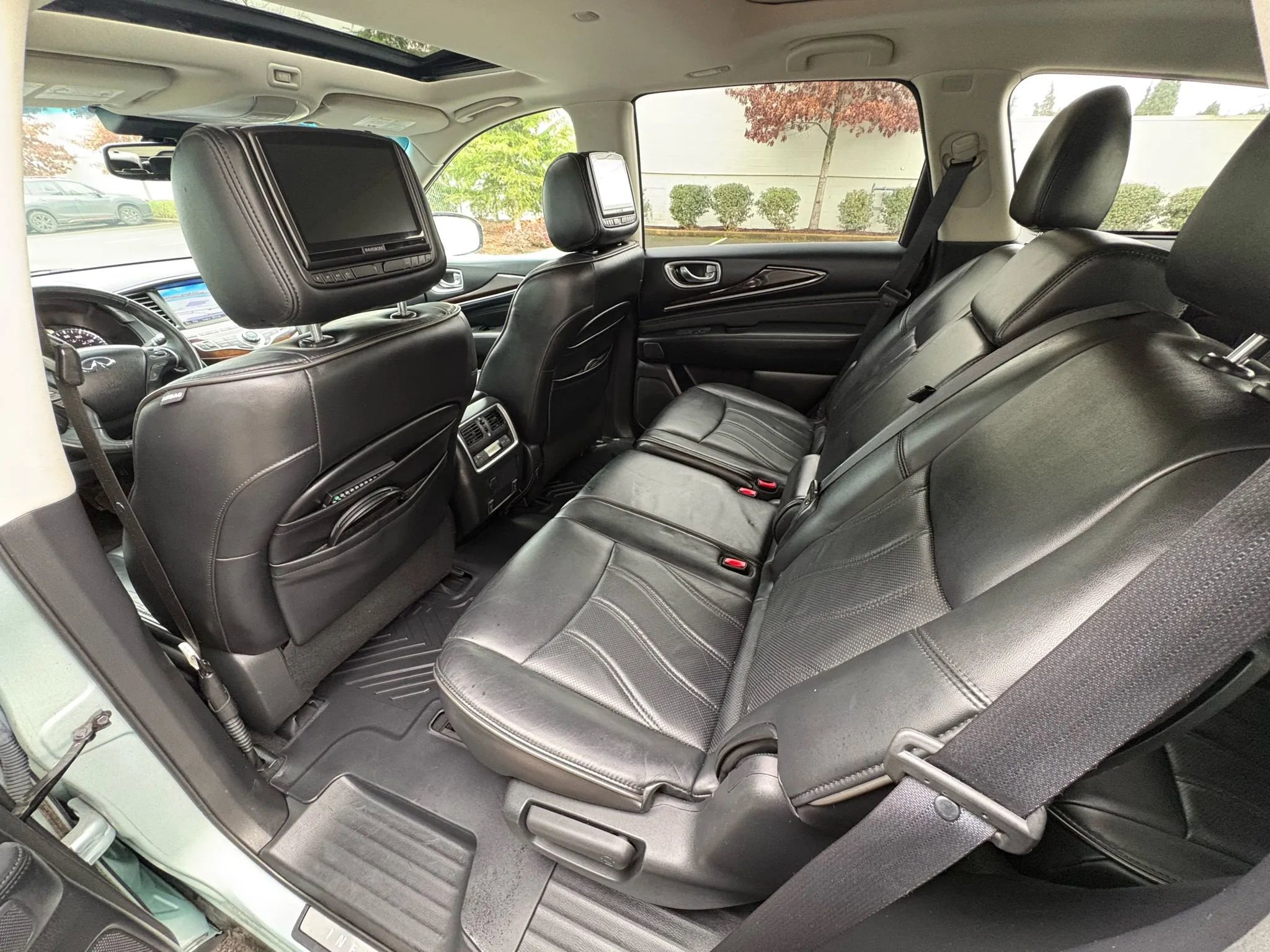 Used 2014 INFINITI QX60 AWD Hybrid w/ HEV Deluxe Touring Package image 19