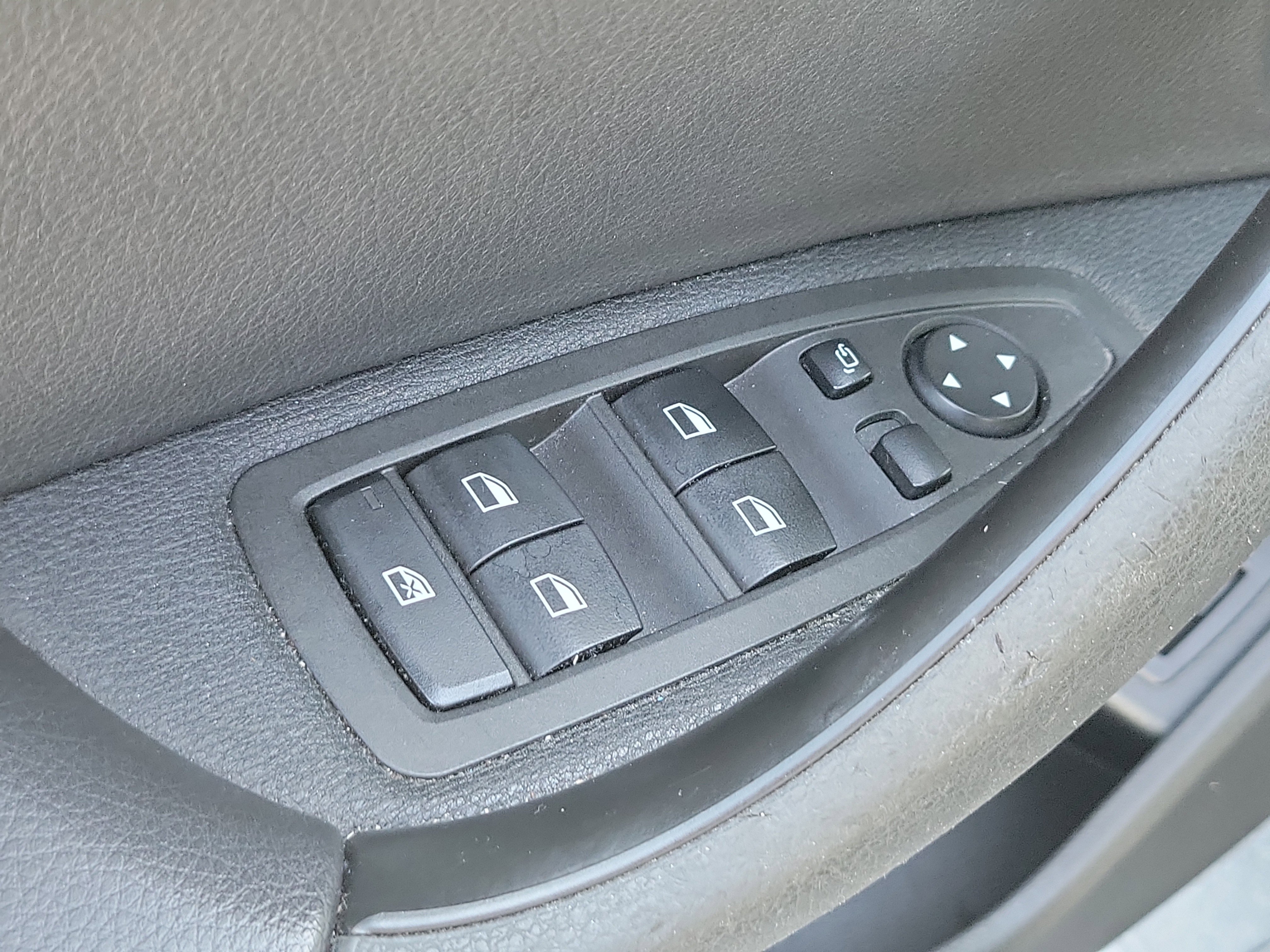 Used 2019 BMW X2 sDrive28i w/ Convenience Package FWD image 18