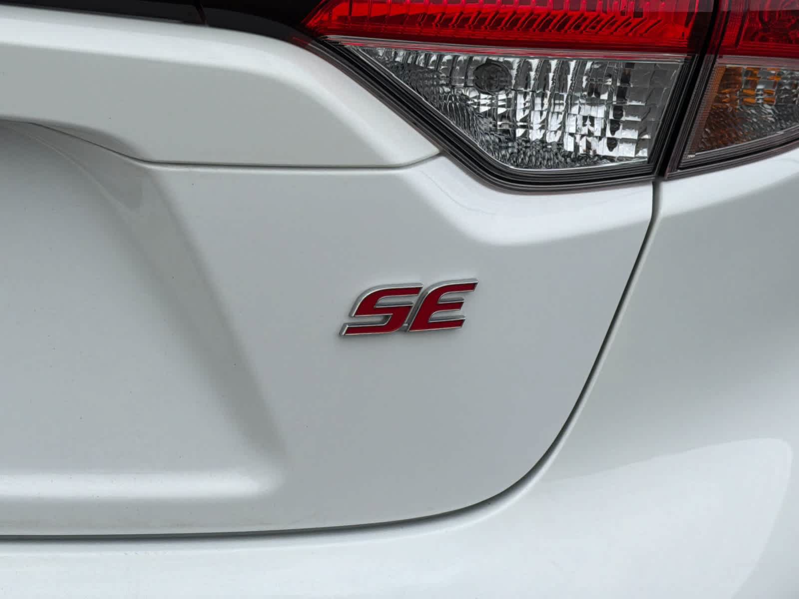 Used 2024 Toyota Corolla SE w/ SE Premium Package FWD image 30