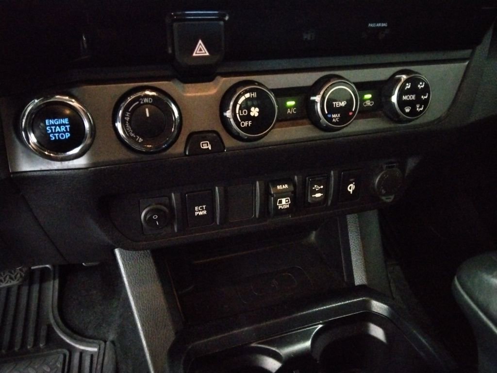 Used 2018 Toyota Tacoma TRD Off-Road image 18