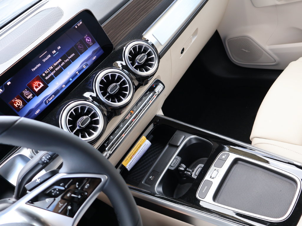 New 2026 Mercedes-Benz GLB 250 4MATIC image 19