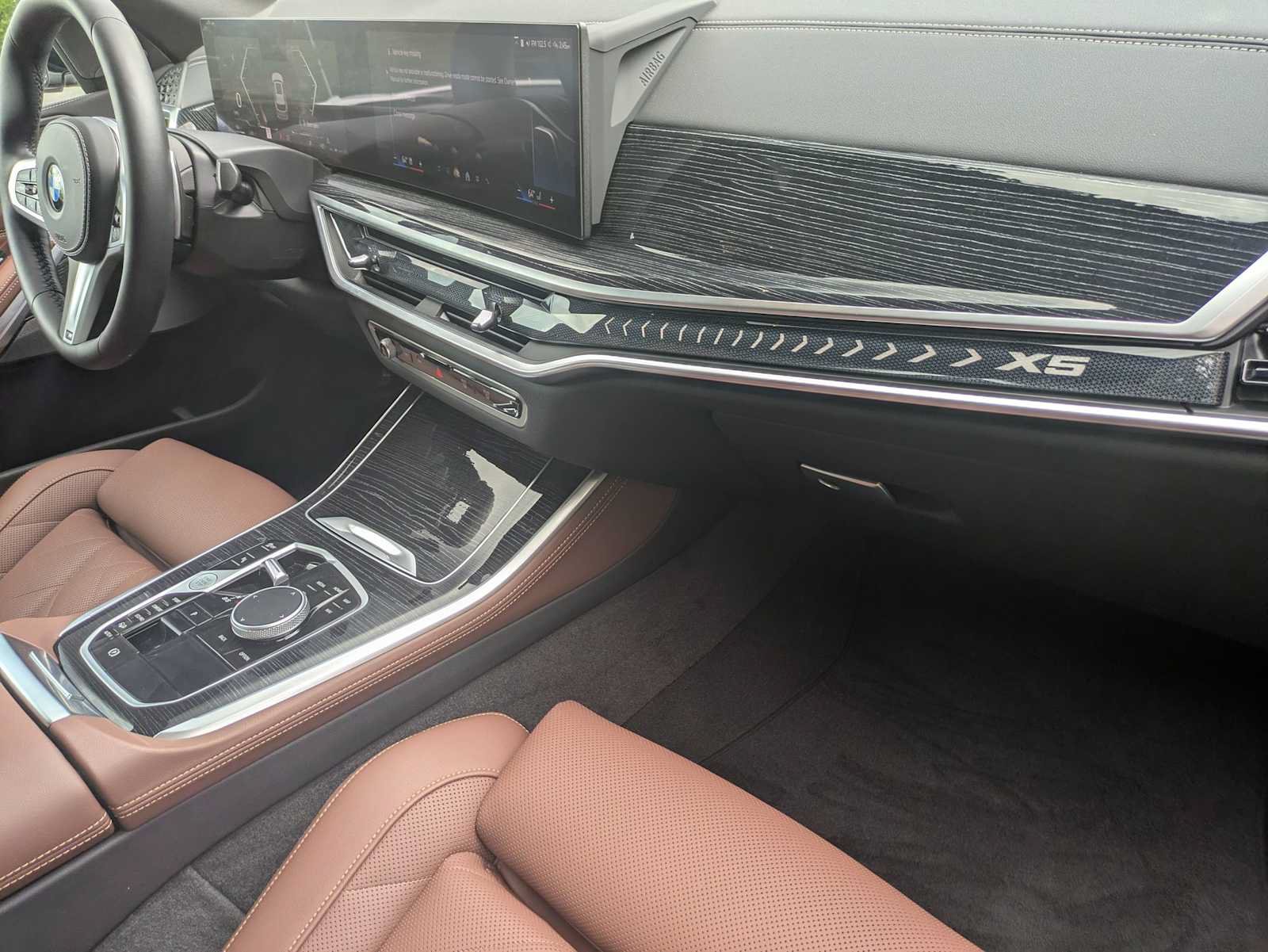Used 2024 BMW X5 xDrive40i w/ M Sport Package AWD/4WD image 34