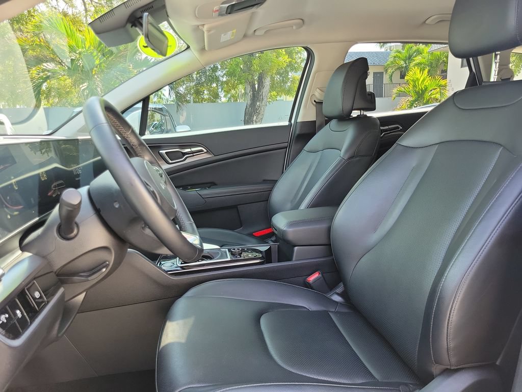 Certified 2024 Kia Sportage EX FWD image 2