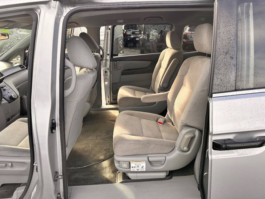 Used 2012 Honda Odyssey LX image 11