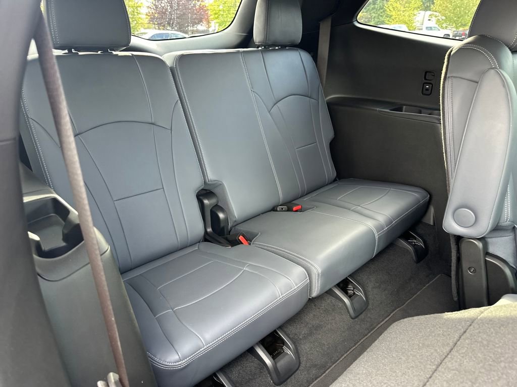 Used 2024 Buick Enclave Essence w/ Sport Touring Edition image 16