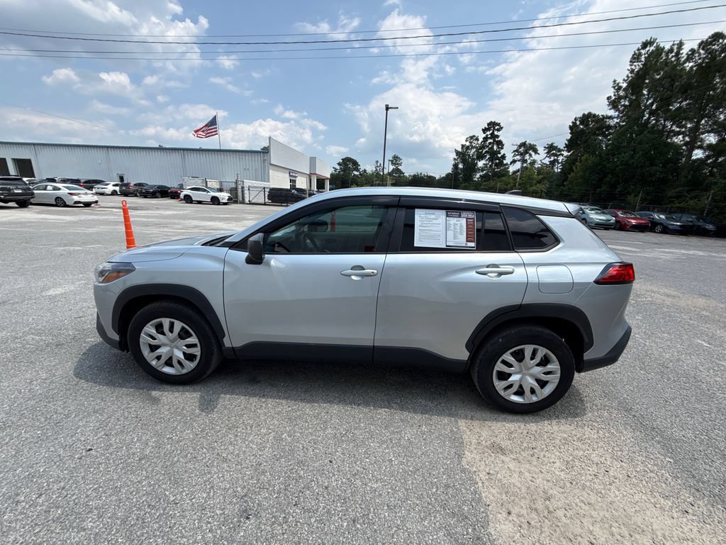 Used 2022 Toyota Corolla Cross L FWD image 5