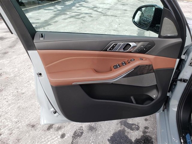 New 2026 BMW X5 xDrive50e w/ M Sport Package image 10