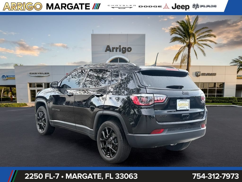 Used 2023 Jeep Compass Latitude AWD/4WD image 5