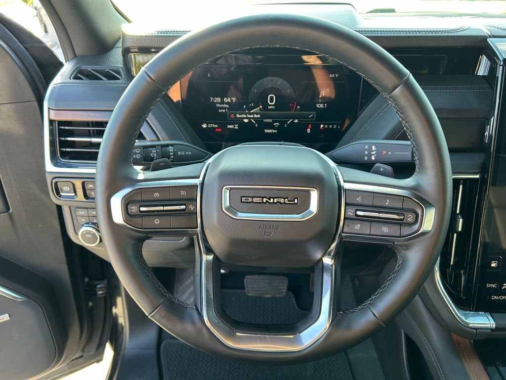 Used 2025 GMC Yukon Denali AWD/4WD image 10