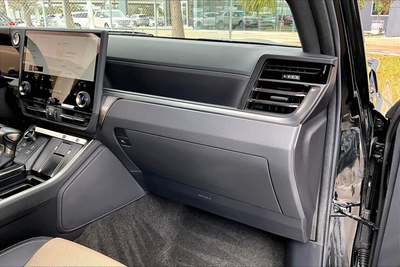 Used 2024 Lexus GX 550 AWD/4WD image 37