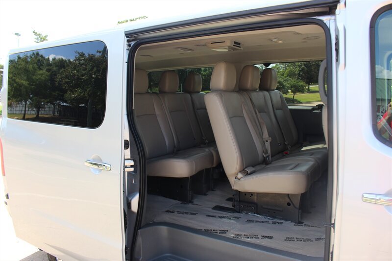 Used 2014 Nissan NV 3500 SL w/ Technology Package RWD image 16