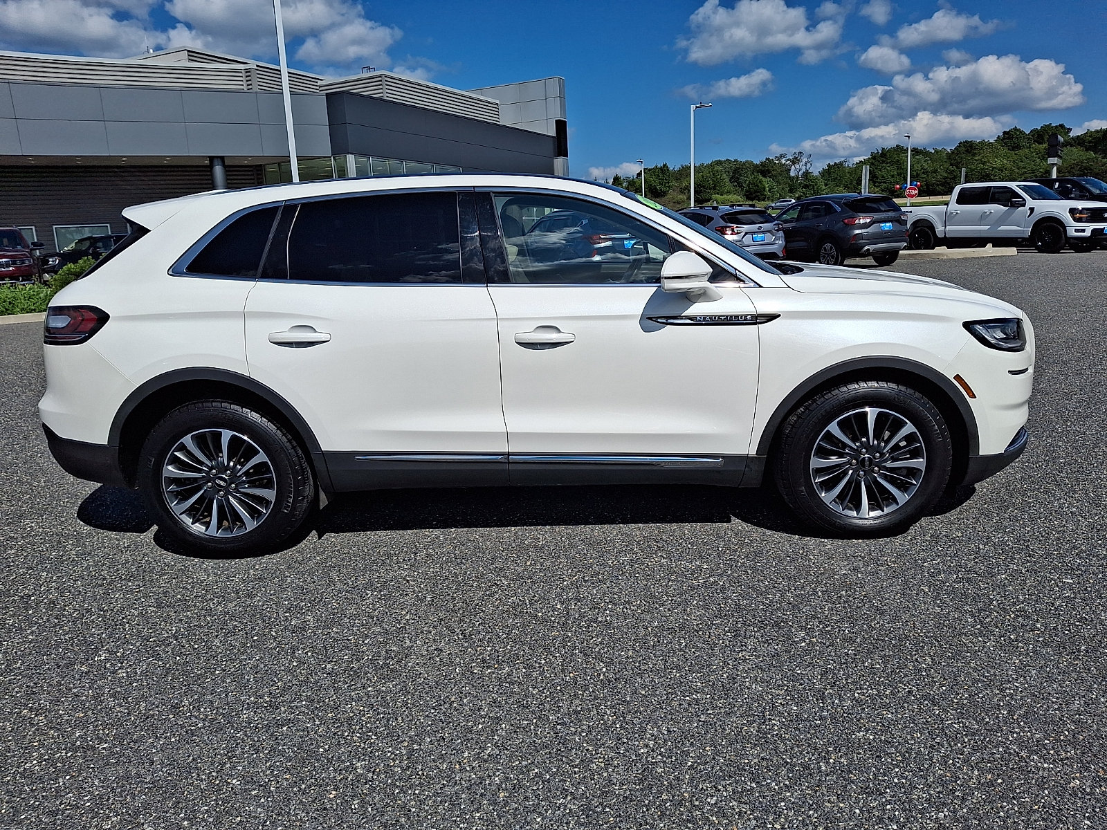 Certified 2021 Lincoln Nautilus Reserve AWD/4WD image 8
