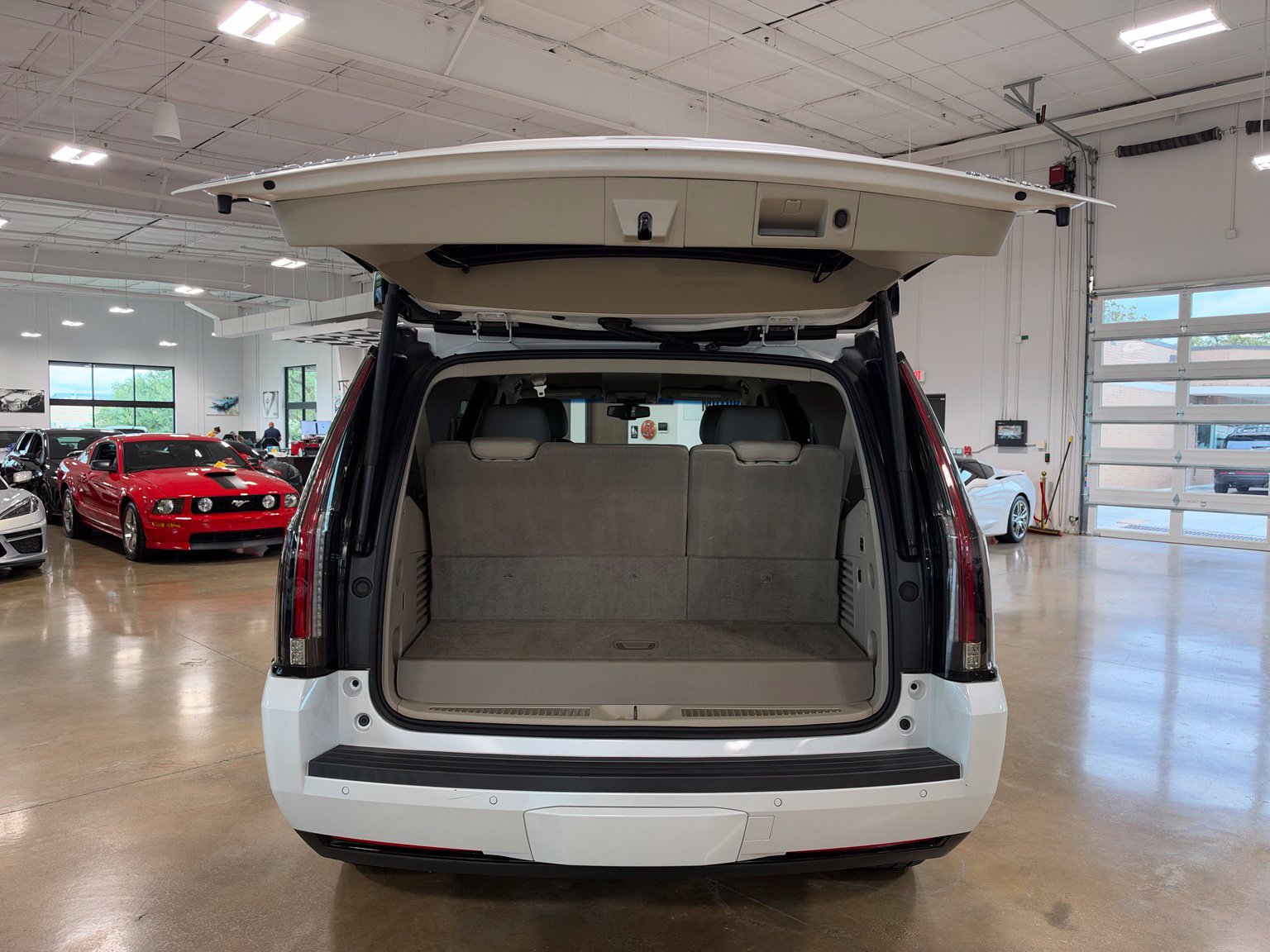 Used 2019 Cadillac Escalade 2WD image 39