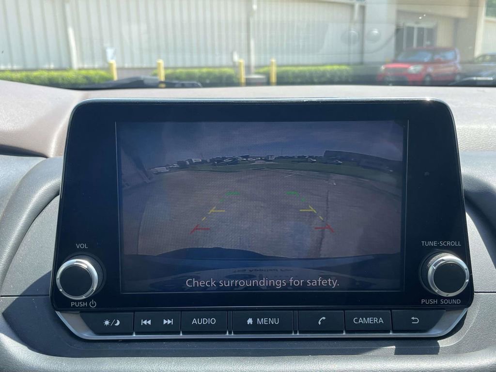 Used 2022 Nissan Rogue SV FWD image 19