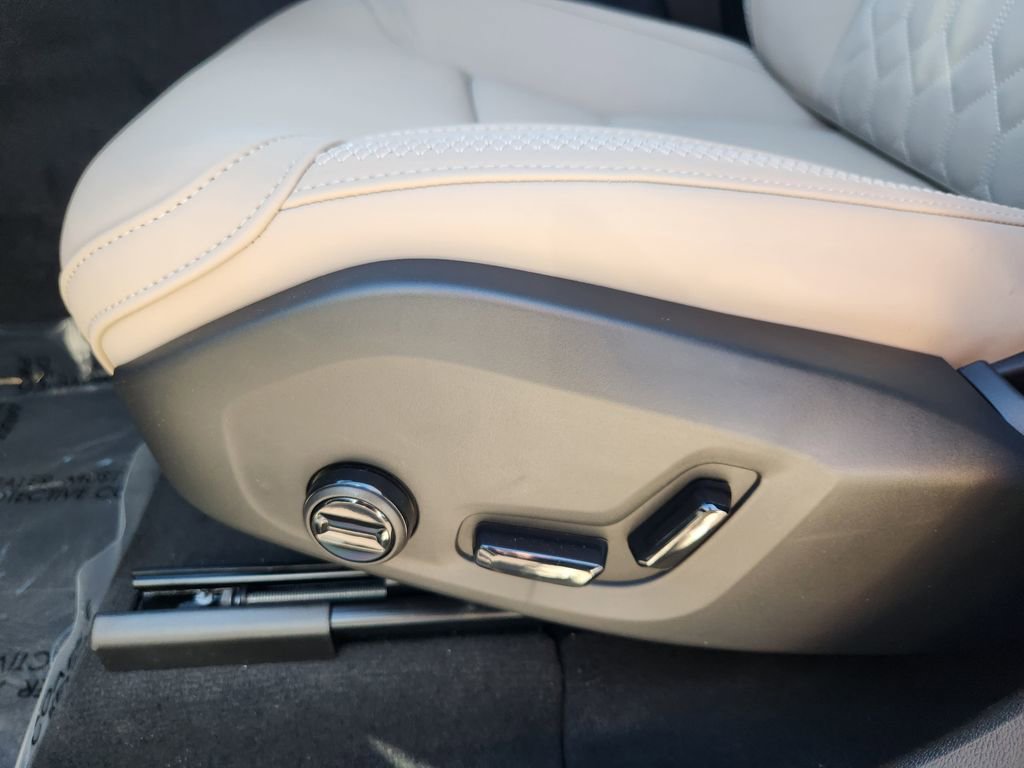 New 2026 Volvo XC60 B5 Plus w/ Climate Package image 13