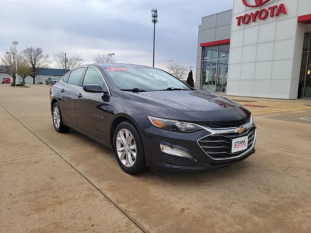 Used 2023 Chevrolet Malibu LT FWD image 1