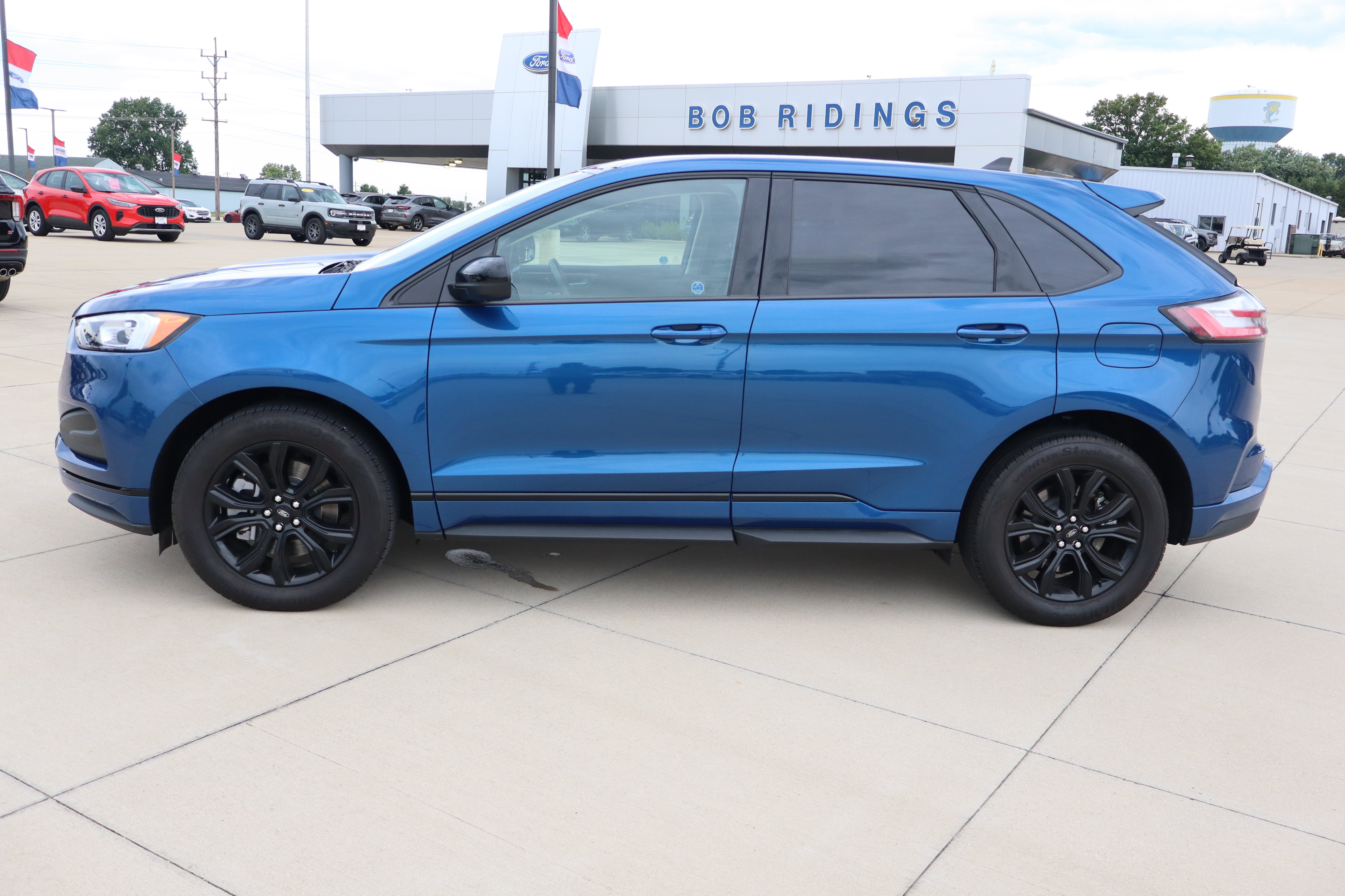Used 2024 Ford Edge SE w/ Black Appearance Package AWD/4WD image 8