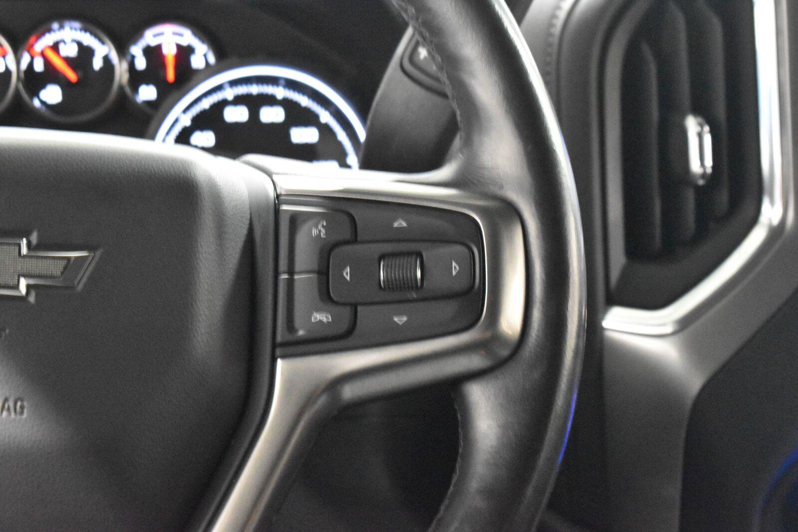 Used 2021 Chevrolet Silverado 1500 LT Trail Boss w/ Convenience Package II AWD/4WD image 8