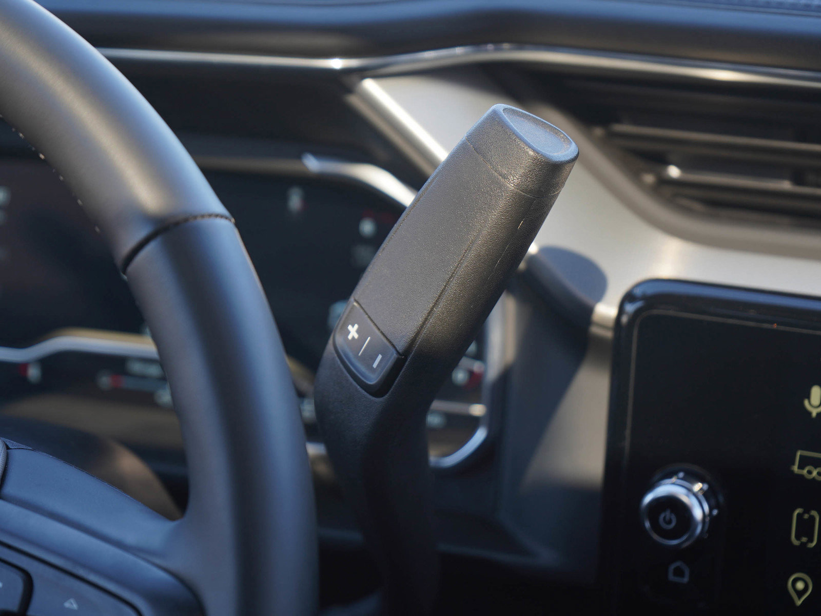 Used 2025 GMC Sierra 3500 Denali w/ Denali Reserve Package image 19