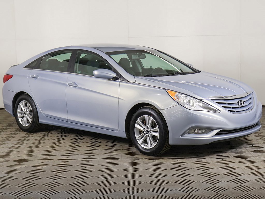 Used 2013 Hyundai Sonata GLS w/ Popular Equipment Pkg image 2