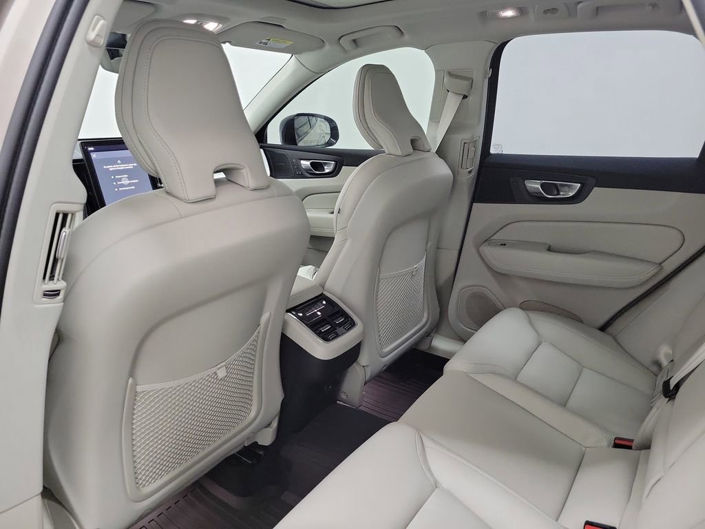 New 2026 Volvo XC60 B5 Ultra w/ Protection Package Premier AWD/4WD image 14