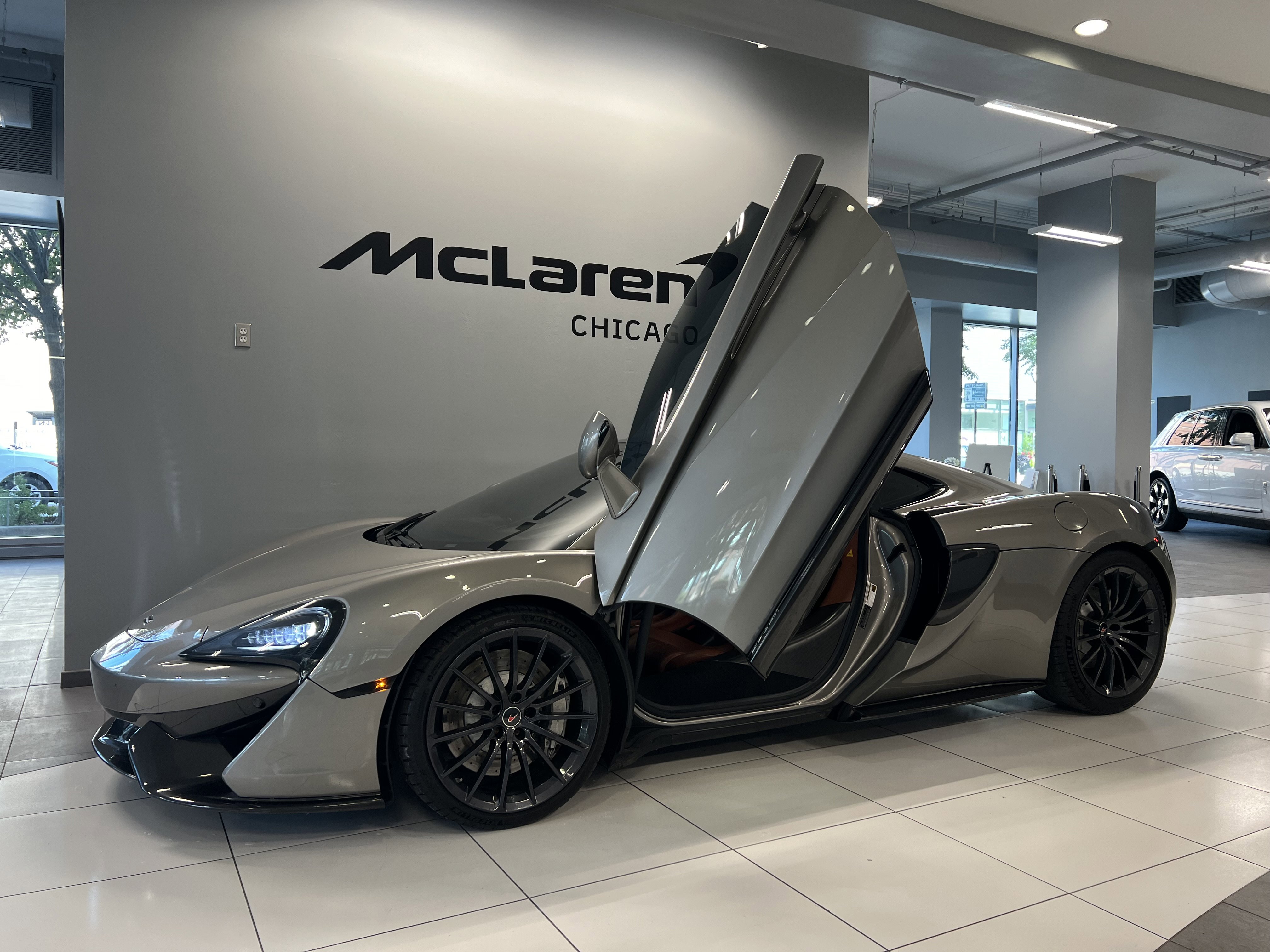 Used 2017 McLaren 570S image 15