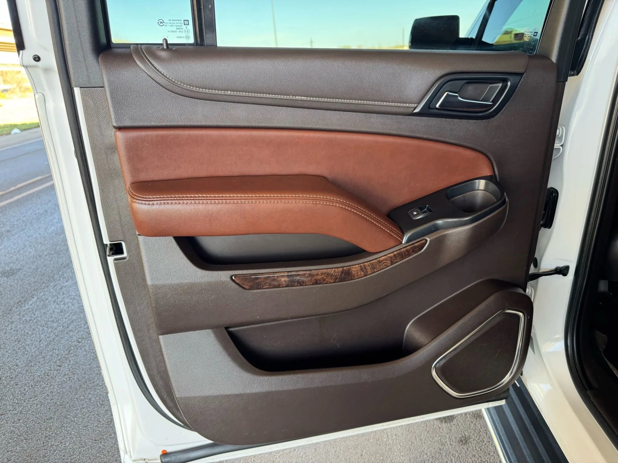 Used 2018 Chevrolet Suburban Premier image 19