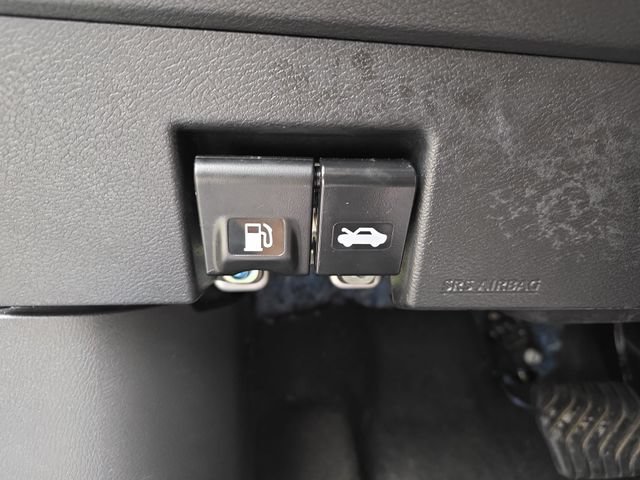 Used 2025 Nissan Versa SV w/ Trunk Package FWD image 30