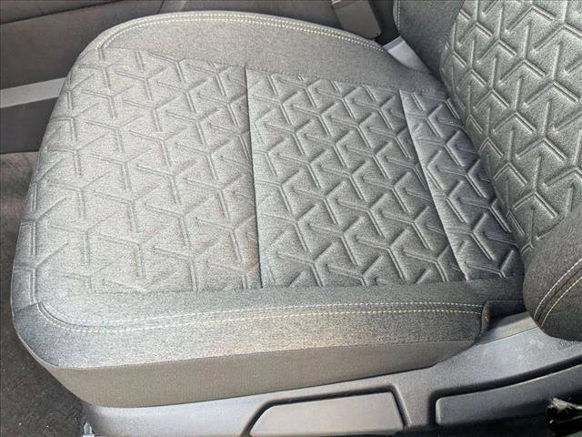 Used 2025 Nissan Kicks SV image 4