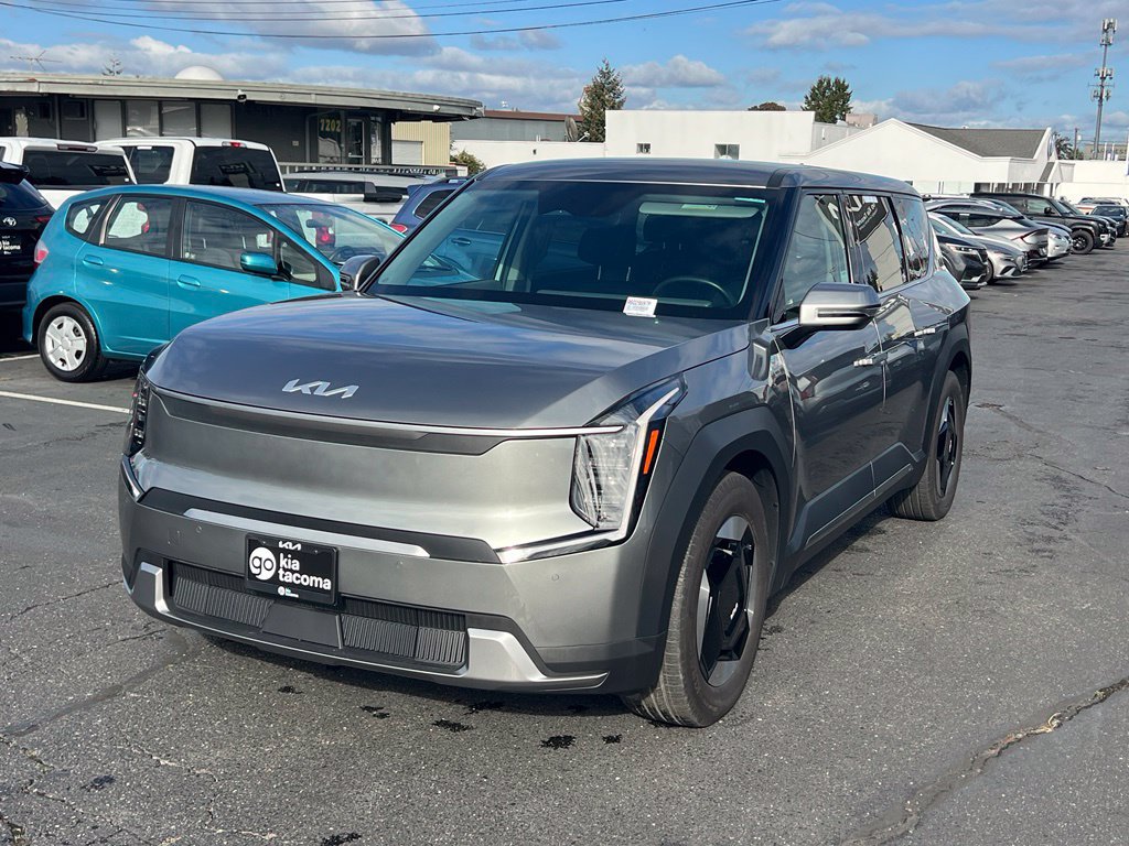 Certified 2024 Kia EV9 Light Long Range RWD image 3