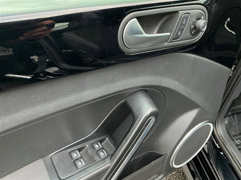 Used 2015 Volkswagen Beetle 1.8T image 22