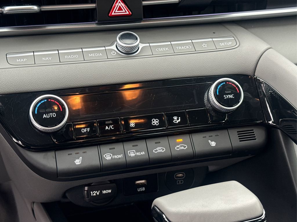 Certified 2025 Hyundai Elantra SEL image 26