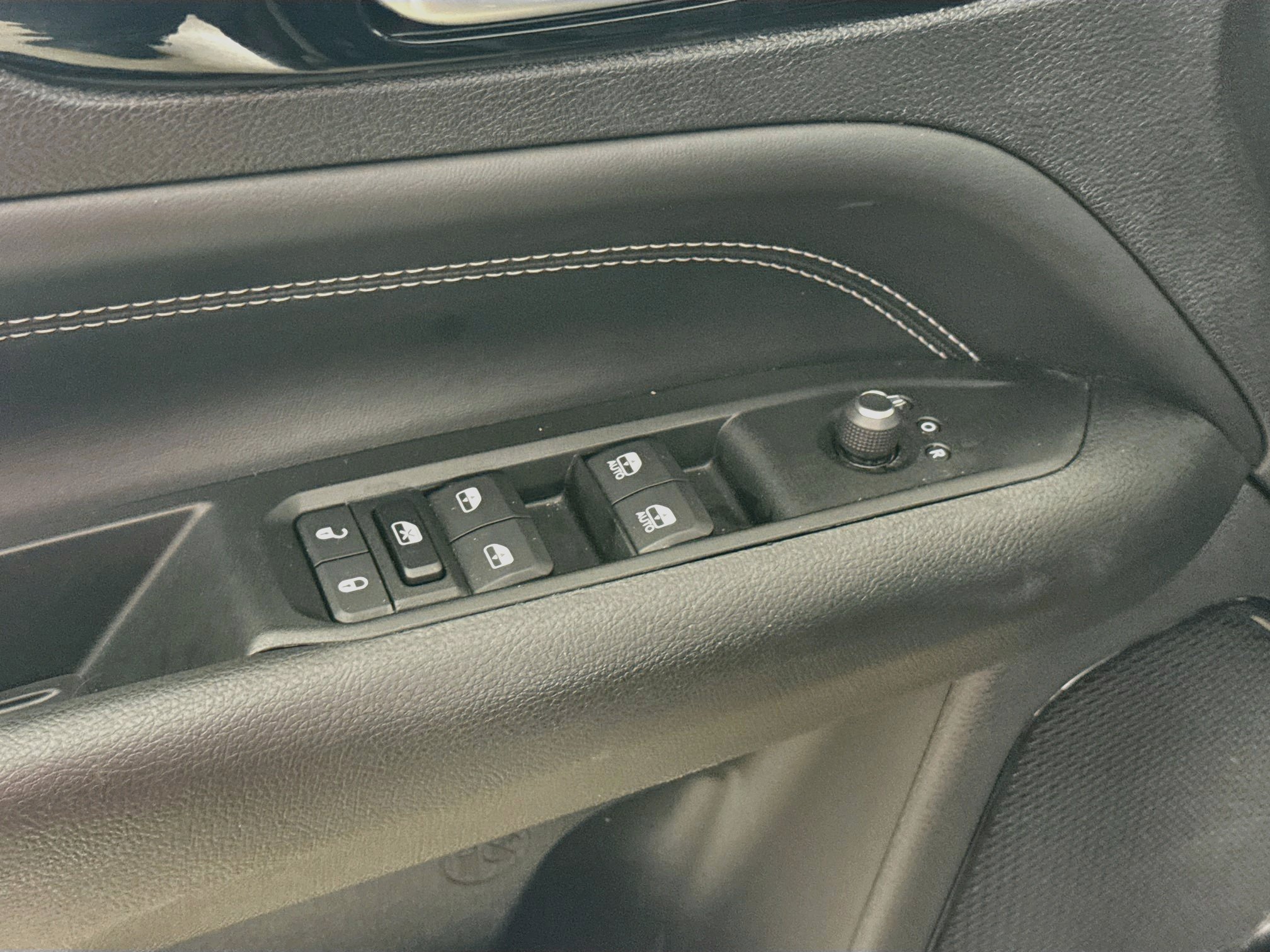 Used 2022 Jeep Compass Latitude FWD image 17