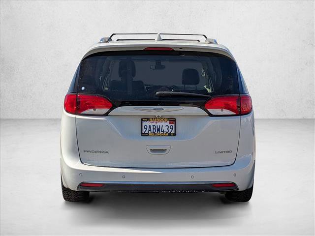Used 2017 Chrysler Pacifica Limited image 7