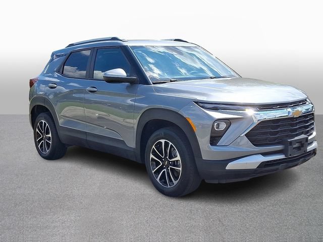 Used 2025 Chevrolet TrailBlazer LT AWD/4WD image 3