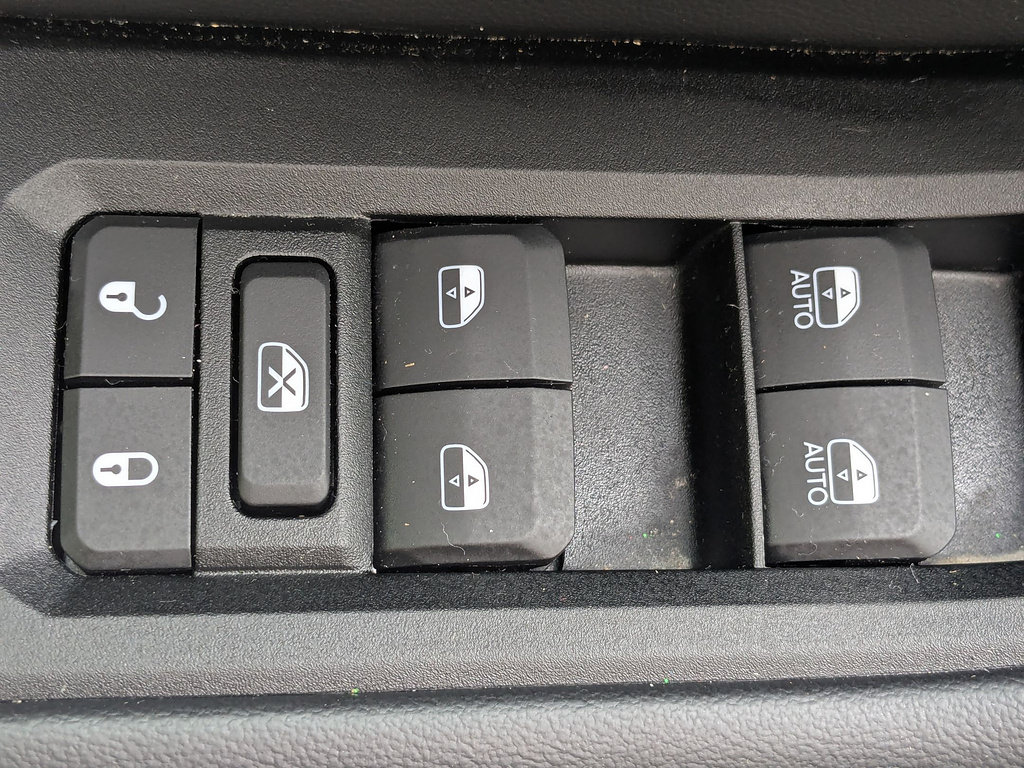 Used 2025 Jeep Grand Cherokee L Laredo w/ Luxury Tech Group I RWD image 12